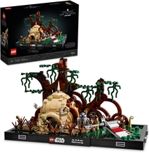 LEGO® Star Wars™: Dagobah™ Jedi™ Training Diorama (75330)